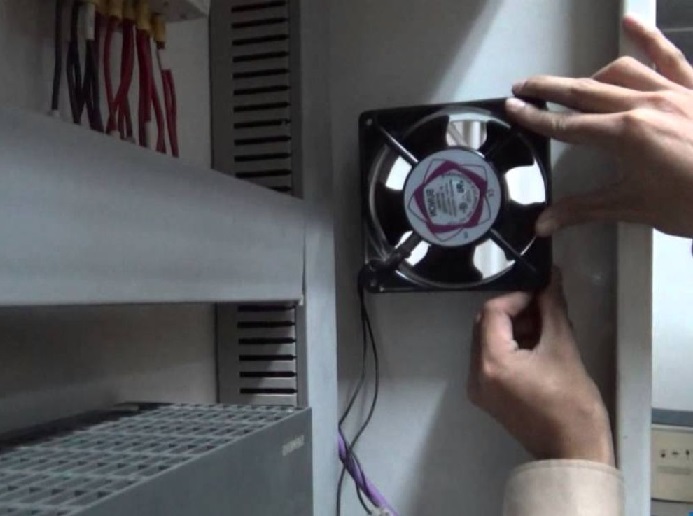 Quạt hút tủ điện công nghiệp