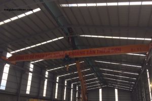Cầu trục dầm đơn 5 tấn nâng hạ kính tại Hà Nam
