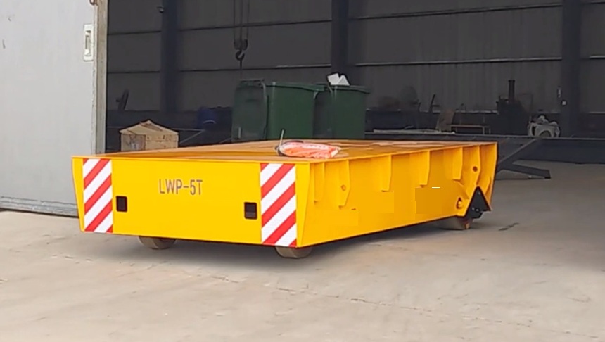 Xe goòng điện chạy pin không ray