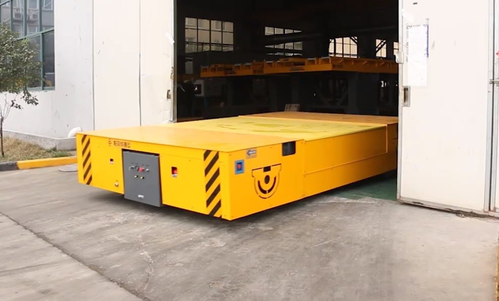 Xe goòng điện chạy pin không ray