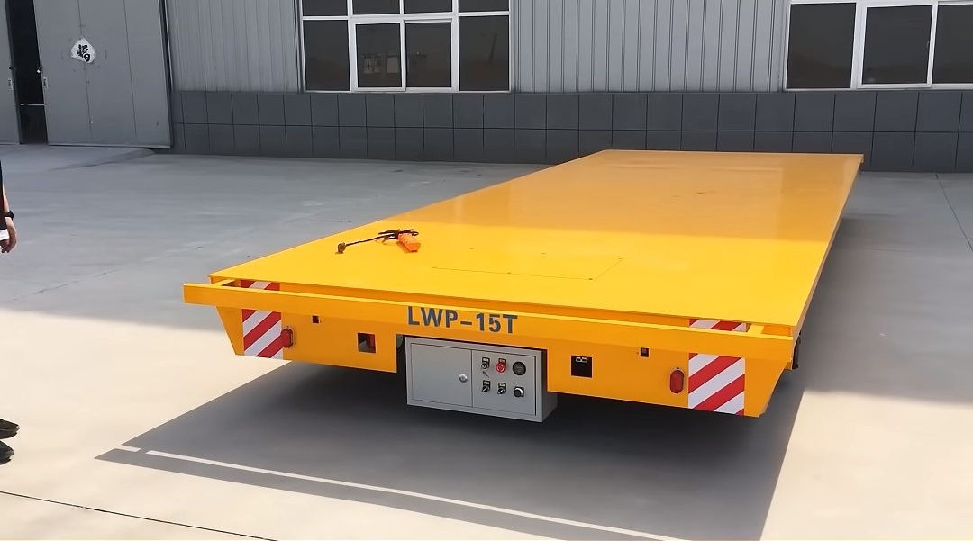 Xe goòng điện chạy pin không ray